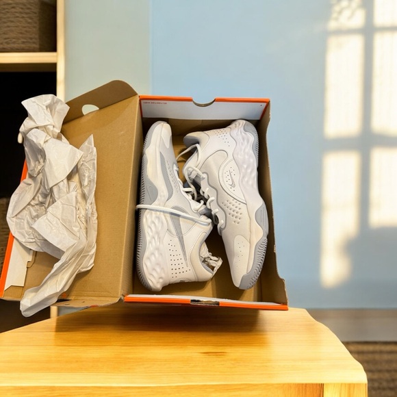 Men's Nike Fly‎ By Mid 3 Athletic Sneakers SZ 12 NIB
